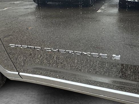 New 2025 Jeep Grand Cherokee L Limited w/ Black Appearance Package image 38