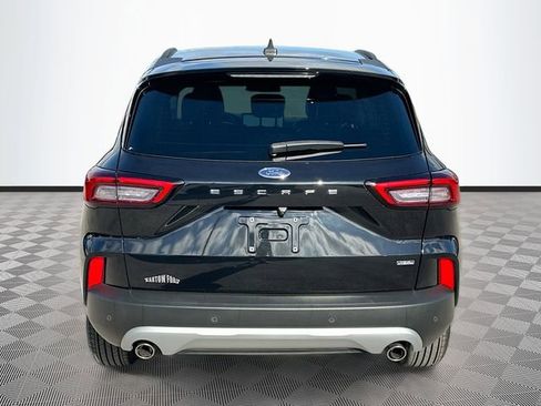 Used 2025 Ford Escape SE image 6