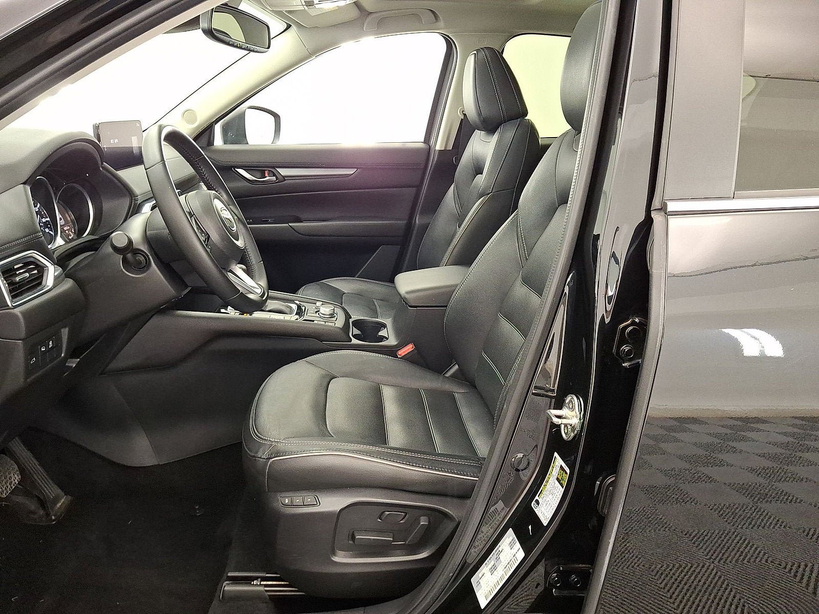 Used 2025 MAZDA CX-5 AWD 2.5 S w/ Preferred Package image 3