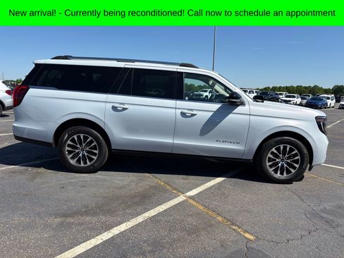 Used 2025 Ford Expedition Max Platinum AWD/4WD image 2