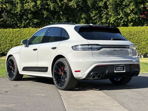 New 2026 Porsche Macan GTS image 3