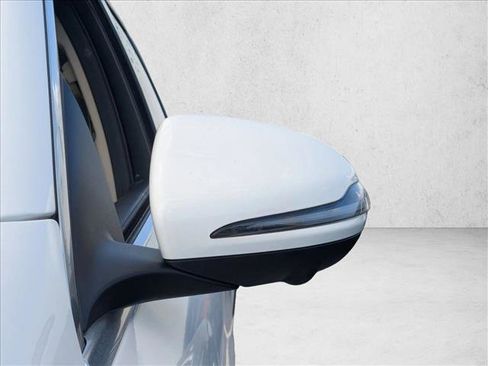 Used 2022 Mercedes-Benz GLC 300 image 7