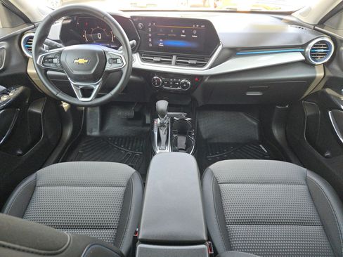 Used 2024 Chevrolet Trax LT w/ Driver Confidence Package image 15