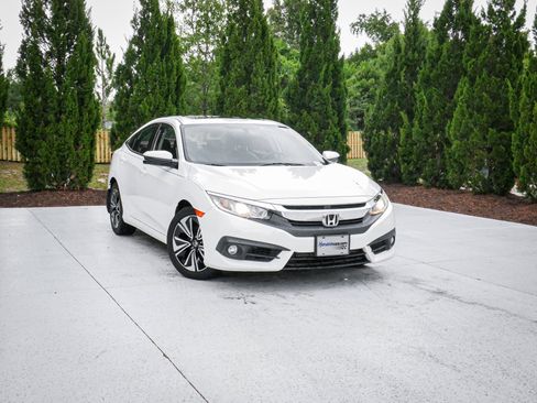 Used 2016 Honda Civic EX-L image 2