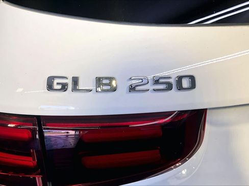 New 2026 Mercedes-Benz GLB 250 4MATIC image 6