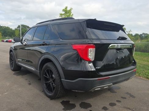 Used 2020 Ford Explorer XLT w/ Equipment Group 202A AWD/4WD image 15
