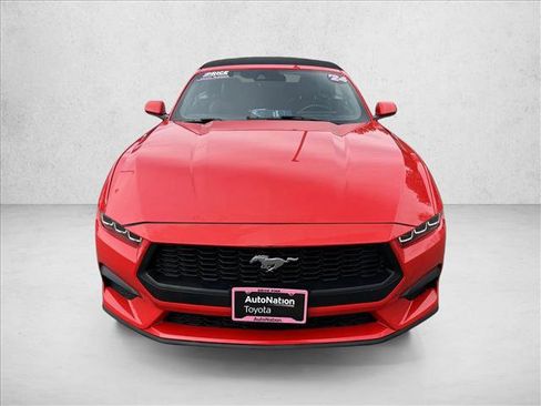 Used 2024 Ford Mustang Convertible image 2