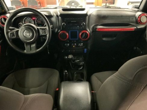 Used 2015 Jeep Wrangler Unlimited Sport image 11