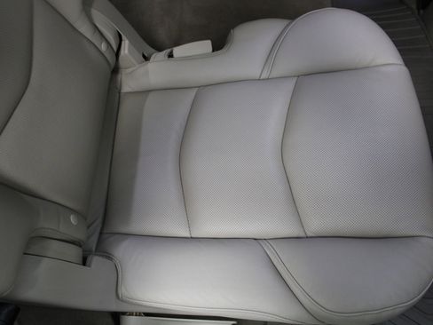 Used 2019 Cadillac Escalade Luxury image 31