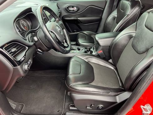 Used 2021 Jeep Cherokee Latitude Plus FWD image 22