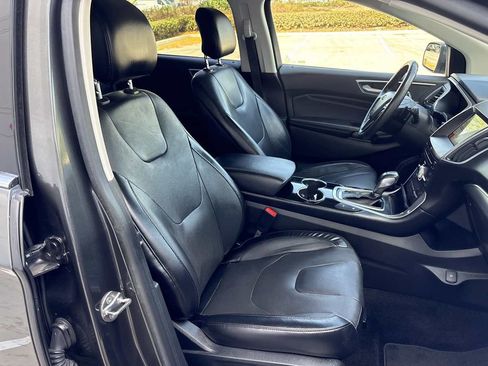 Used 2017 Ford Edge Titanium w/ Equipment Group 302A AWD/4WD image 18