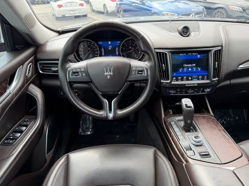 Used 2019 Maserati Levante GranLusso AWD/4WD image 29