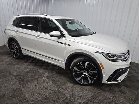 Used 2024 Volkswagen Tiguan SEL R-Line w/ MDO Package, Two-Row AWD/4WD image 7