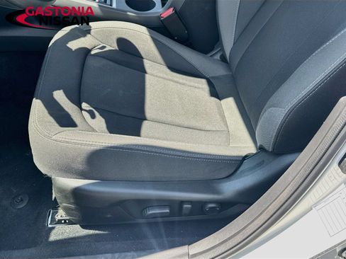 Used 2025 Subaru Crosstrek 2.5i Premium AWD/4WD image 25