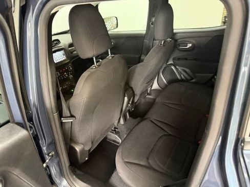 Used 2020 Jeep Renegade Latitude w/ Cold Weather Group AWD/4WD image 34