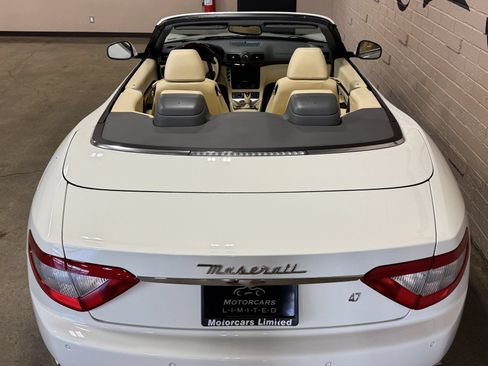 Used 2011 Maserati GranTurismo Convertible RWD image 12