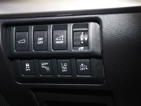 Used 2017 Subaru Outback 2.5i Limited AWD/4WD image 28