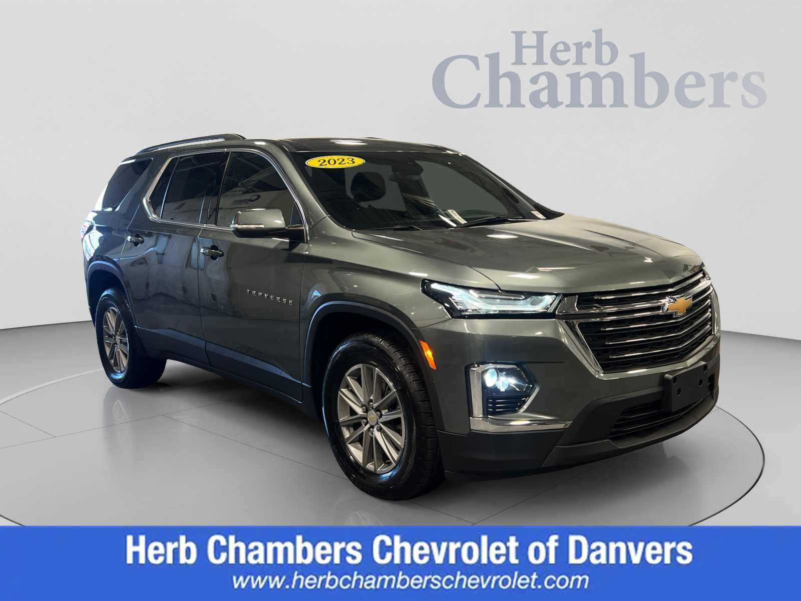 Used 2023 Chevrolet Traverse LT AWD/4WD image 1