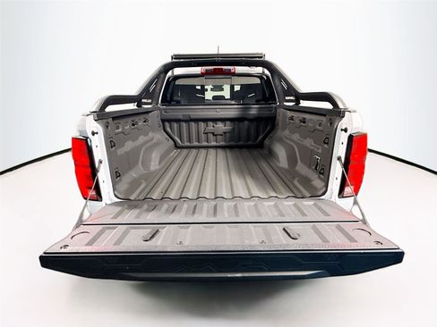 Used 2025 Chevrolet Colorado Z71 w/ Midnight Edition image 19