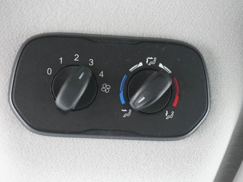 Used 2015 Ford Transit 350 XLT image 17