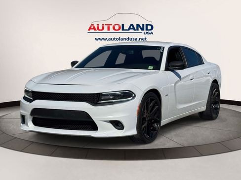 Used 2018 Dodge Charger R/T RWD image 1