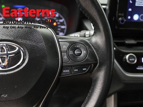 Used 2025 Toyota Corolla Cross LE FWD image 15