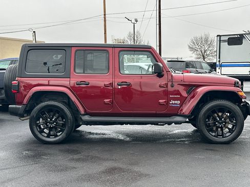 Used 2021 Jeep Wrangler Unlimited Sahara image 3