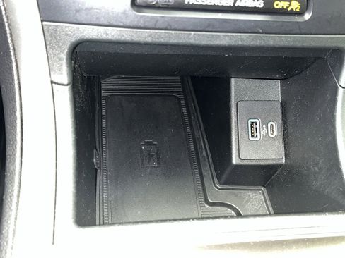 Used 2024 Ford Edge SEL w/ Convenience Package image 27