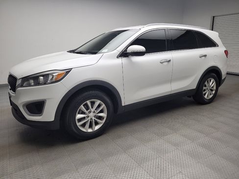 Used 2017 Kia Sorento FWD w/ LX Convenience Package image 2