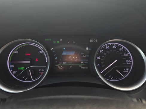 Used 2021 Toyota Camry XLE w/ Navigation Upgrade Package FWD image 16