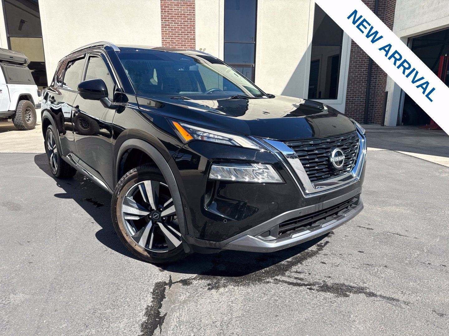 Used 2023 Nissan Rogue SL w/ SL Premium Package AWD/4WD image 1