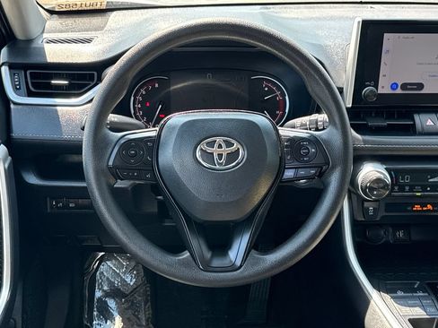Used 2025 Toyota RAV4 XLE AWD/4WD image 13