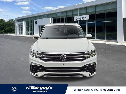 Used 2022 Volkswagen Tiguan SEL R-Line AWD/4WD image 2