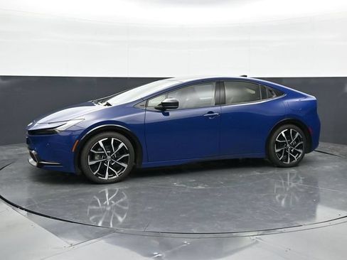 Used 2024 Toyota Prius Prime Premium FWD image 6