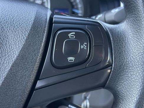 Used 2015 Toyota Camry LE image 16