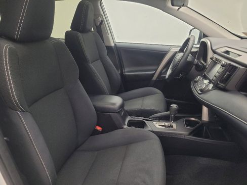 Used 2018 Toyota RAV4 XLE FWD image 21