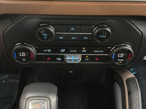Used 2024 Ford Bronco Outer Banks AWD/4WD image 23