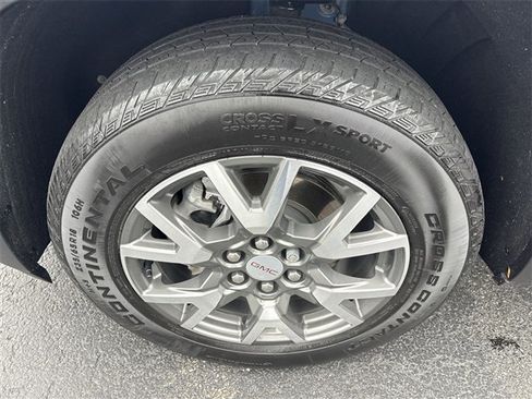 Used 2023 GMC Acadia SLE w/ Driver Convenience Package image 32