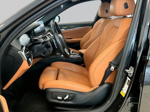 Used 2023 BMW 530i w/ Premium Package RWD image 7