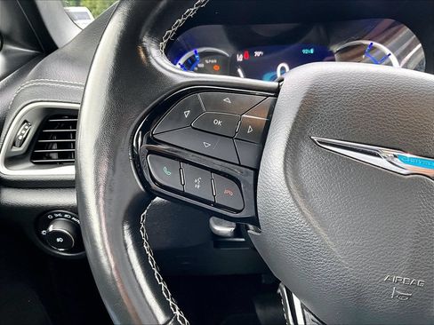 Used 2021 Chrysler Pacifica Touring w/ S Appearance Package FWD image 23
