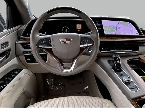 Used 2024 Cadillac Escalade Sport Platinum w/ LPO, ONYX Package AWD/4WD image 11