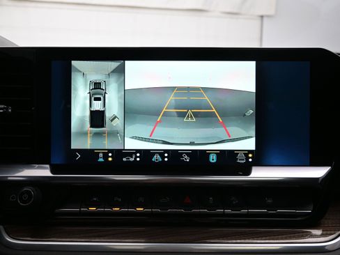 Used 2022 Chevrolet Silverado 1500 LT Trail Boss w/ LT Trail Boss Premium Package AWD/4WD image 30