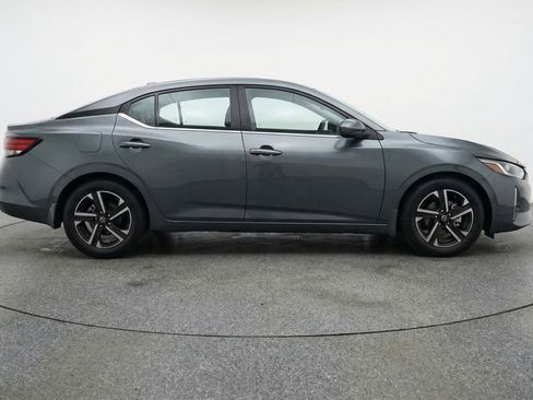 Used 2025 Nissan Sentra SV FWD image 11