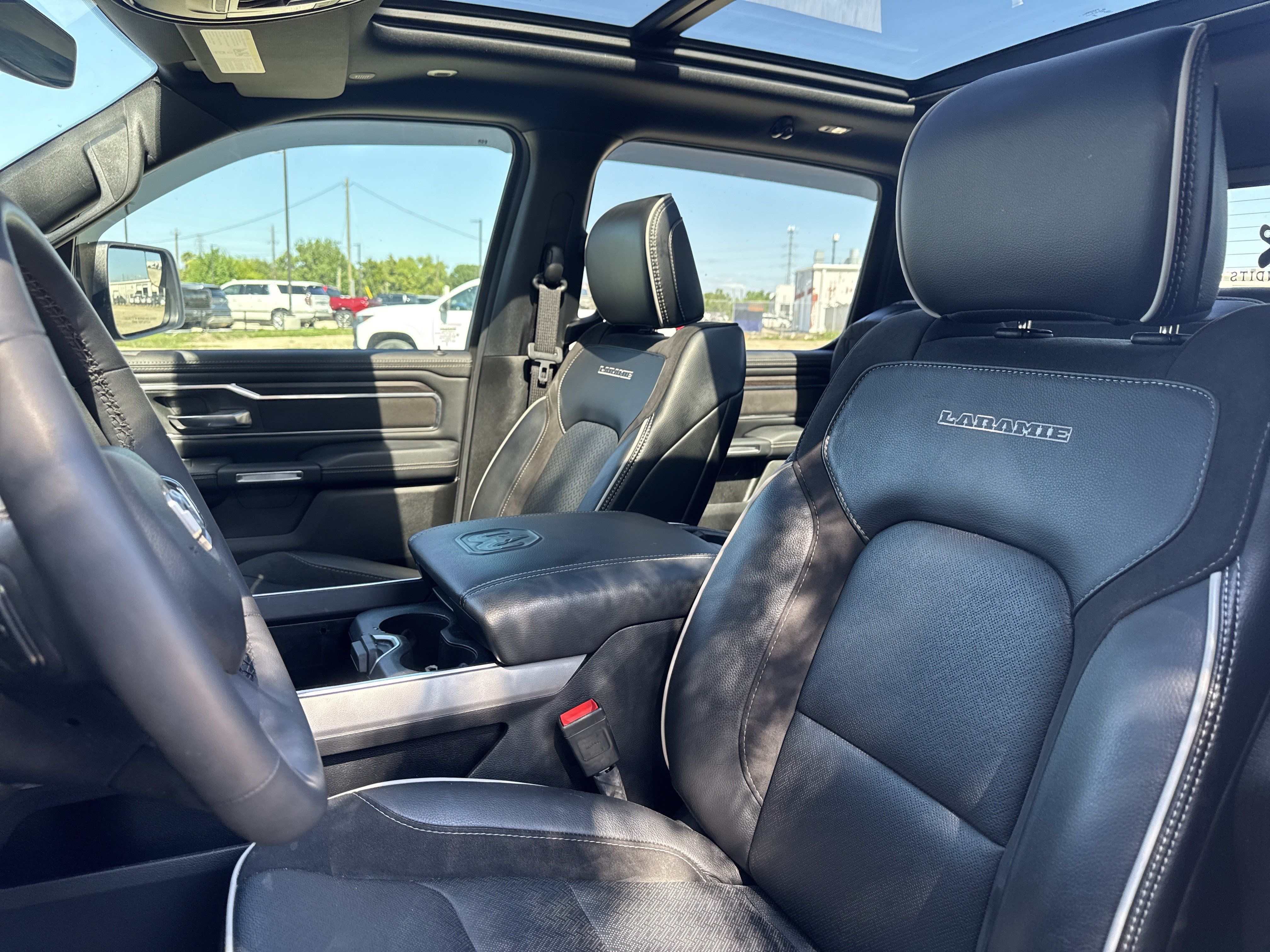 Used 2025 RAM 1500 Laramie w/ Laramie Southwest Edition AWD/4WD image 6