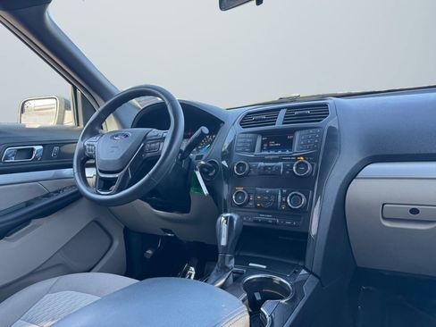 Used 2019 Ford Explorer FWD image 14