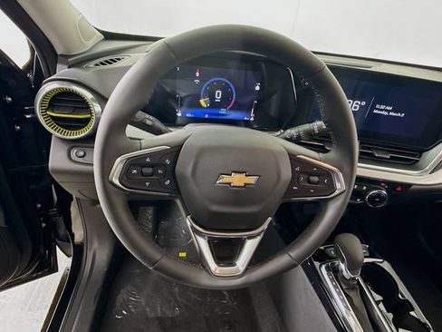 New 2026 Chevrolet Trax LT w/ Driver Confidence Package FWD image 12