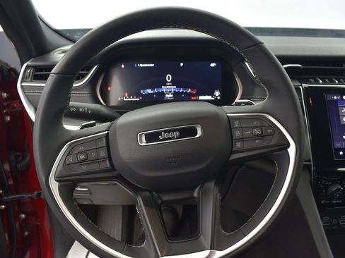 Used 2024 Jeep Grand Cherokee L Altitude image 14