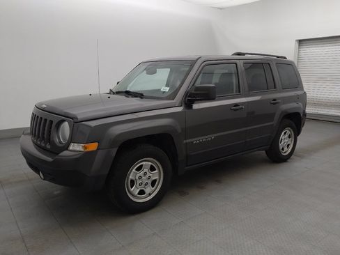Used 2016 Jeep Patriot Sport w/ Power Value Group FWD image 2