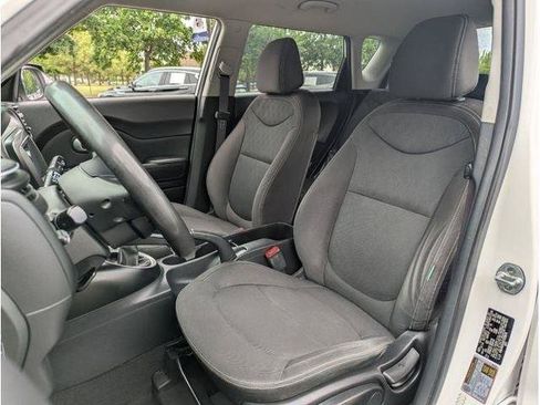 Used 2018 Kia Soul FWD image 52