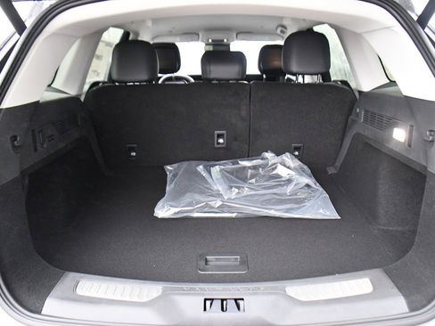 Used 2026 Lincoln Nautilus Premier w/ Jet Appearance Package image 18